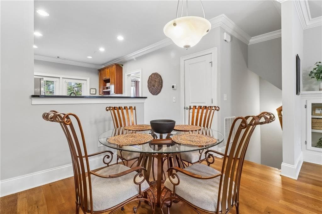 2 bedroom, 2 bathroom, 1,160 sq ft townhouse for sale at 6434 Chariot Street 3, Sandy Springs, GA 30328 — photo 8