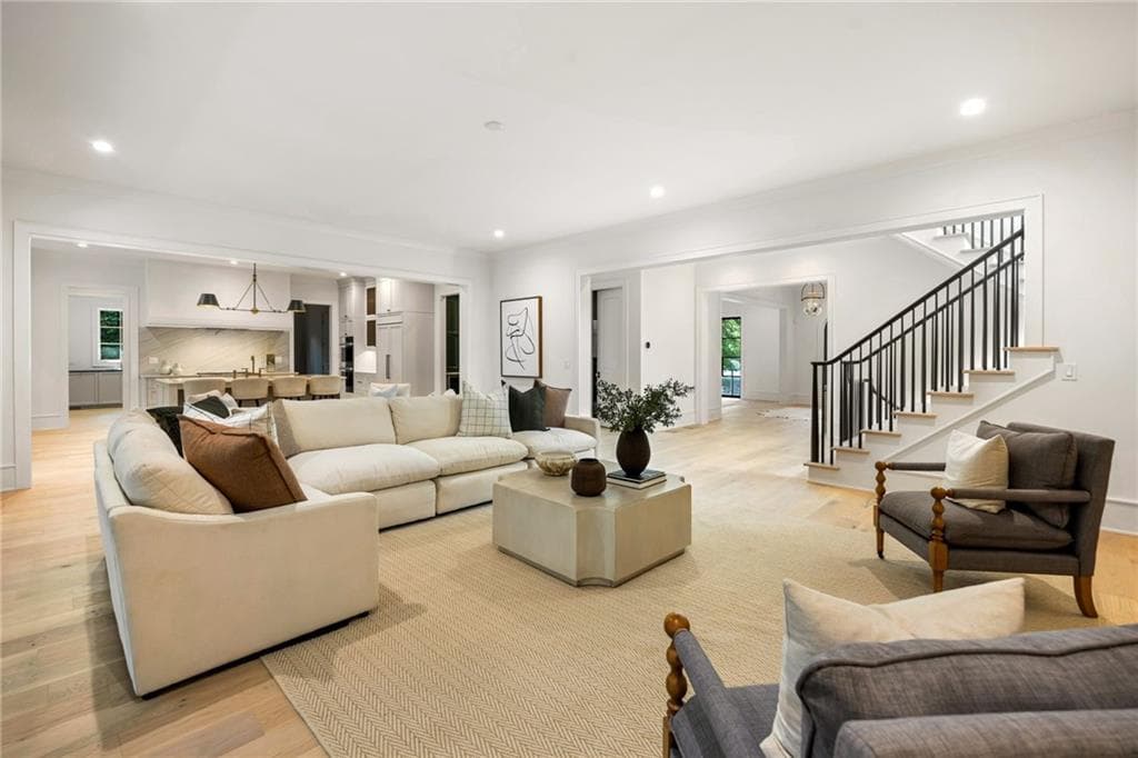 6 bedroom, 7 bathroom, 7,228 sq ft single family residence for sale at 1347 W Wesley Road, Atlanta, GA 30327 — photo 7