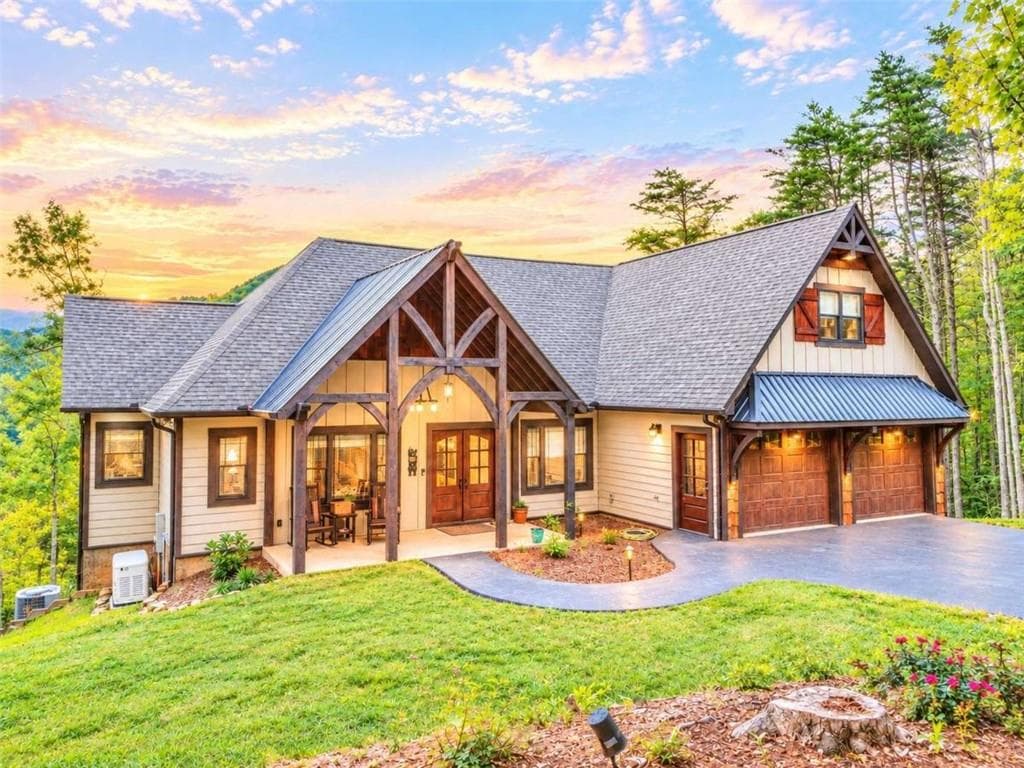 4 bedroom, 6 bathroom, 3,942 sq ft single family residence for sale at 528 Cloudland Drive, Ellijay, GA 30536