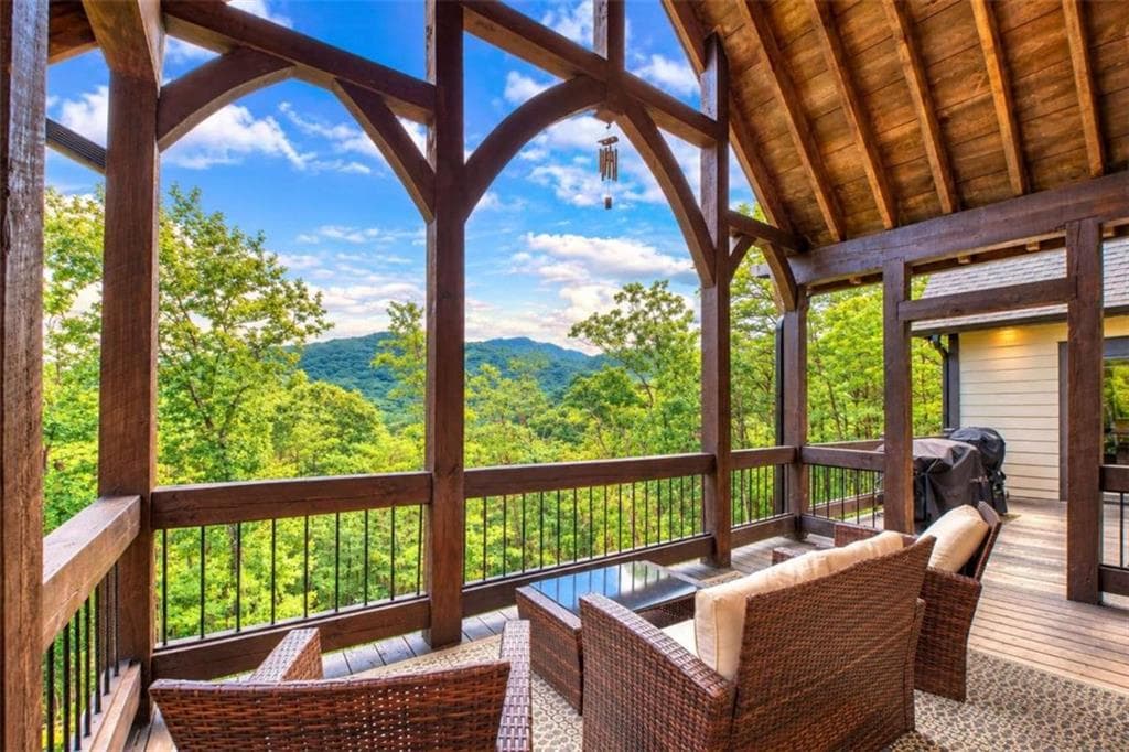 4 bedroom, 5 bathroom, 3,942 sq ft single family residence for sale at 528 Cloudland Drive, Ellijay, GA 30536 — photo 2