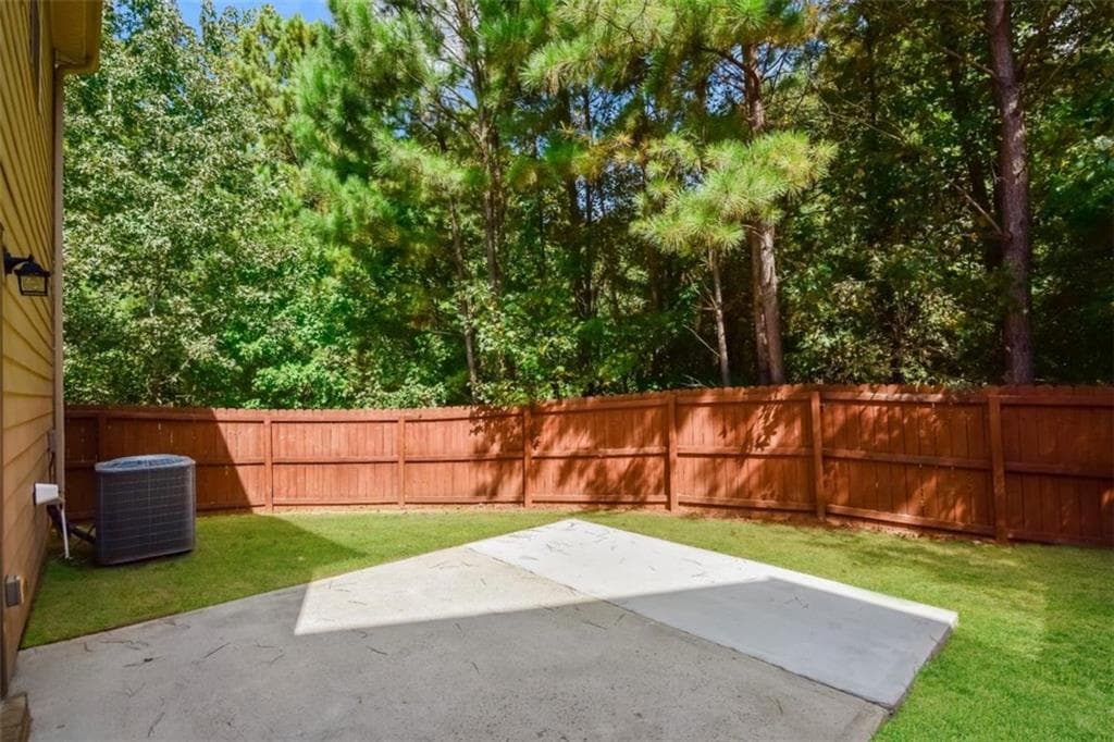 4 bedroom, 3 bathroom, 2,172 sq ft single family residence for sale at 5097 Rapahoe Trail, Atlanta, GA 30349 — photo 5