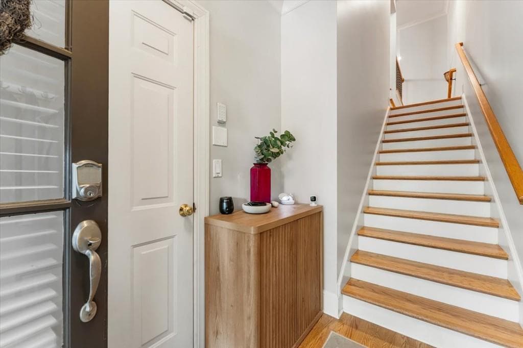 4 bedroom, 4 bathroom, 3,157 sq ft townhouse for rent at 11257 Calypso Drive, Alpharetta, GA 30009 for $4,100 a month — photo 3