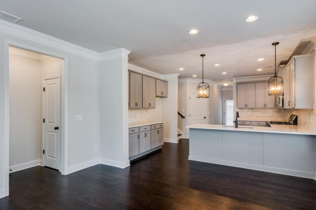 3 bedroom, 3 bathroom, 2,050 sq ft townhouse for sale at 3762 Ledgemont Drive, Suwanee, GA 30024 — photo 7