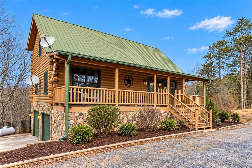 3 bedroom, 3 bathroom, 2,900 sq ft single family residence for sale at 696 Railey Ridge, Ranger, GA 30734