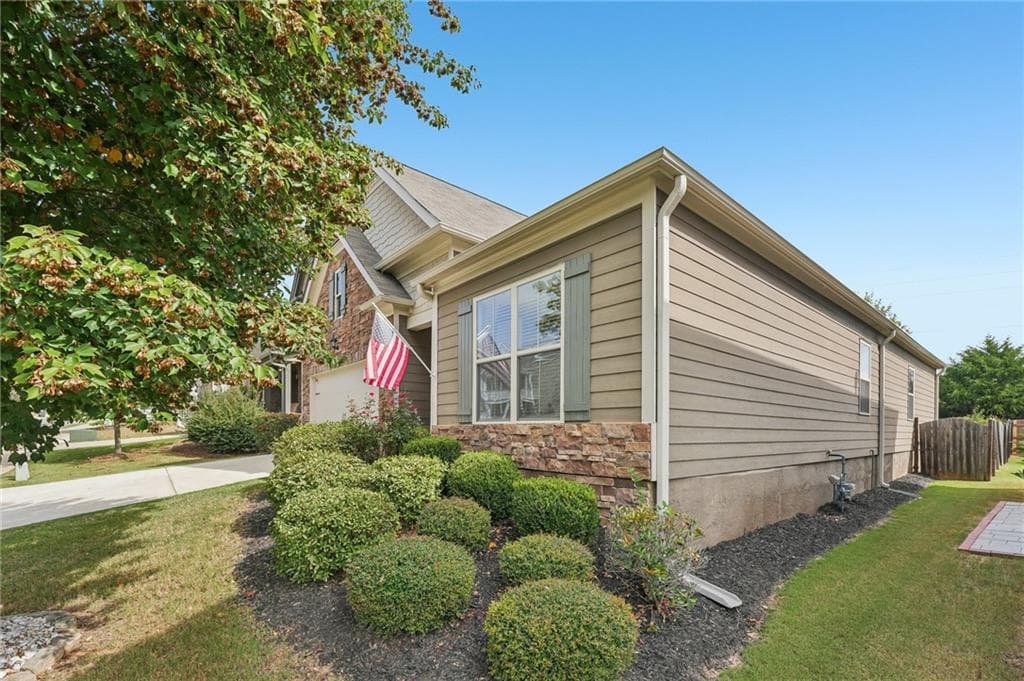 4 bedroom, 2 bathroom, 1,774 sq ft single family residence for sale at 279 Orchard Trail, Canton, GA 30115 — photo 3