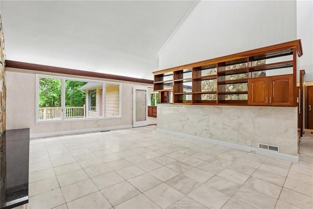 4 bedroom, 3 bathroom, 4,393 sq ft single family residence for sale at 9270 Riverclub Parkway NE, Johns Creek, GA 30097 — photo 9