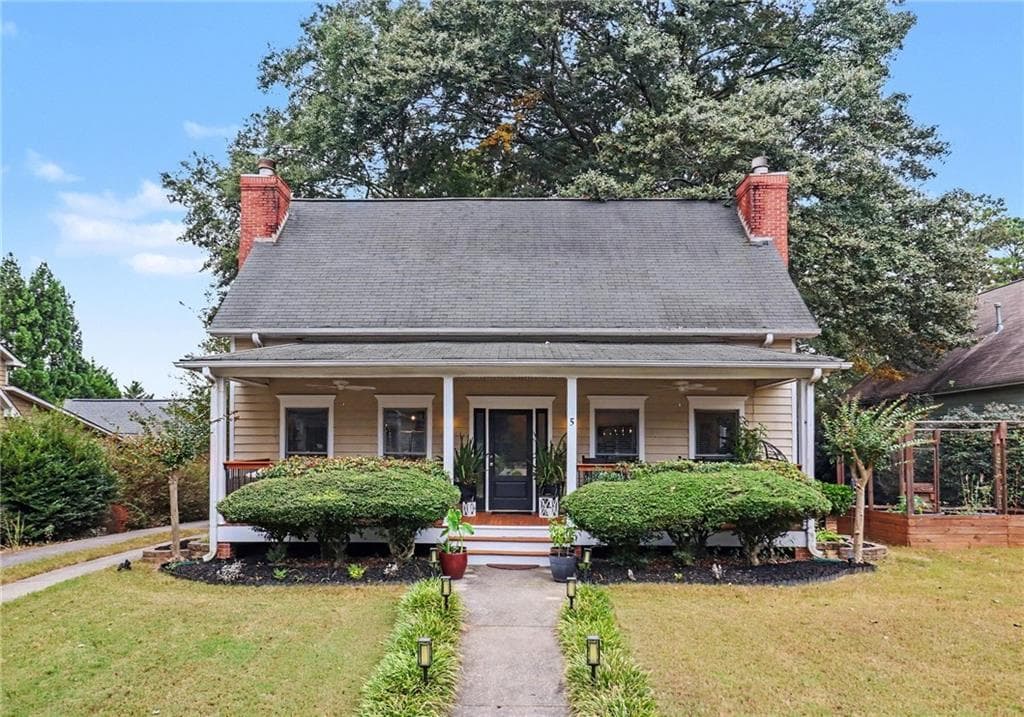 4 bedroom, 3 bathroom, 2,502 sq ft single family residence for sale at 5 Beauregard Court, Fayetteville, GA 30215 — photo 4