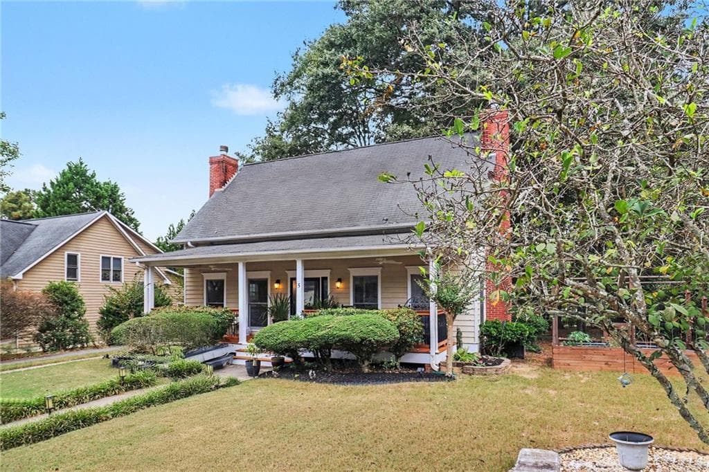 4 bedroom, 3 bathroom, 2,502 sq ft single family residence for sale at 5 Beauregard Court, Fayetteville, GA 30215 — photo 2
