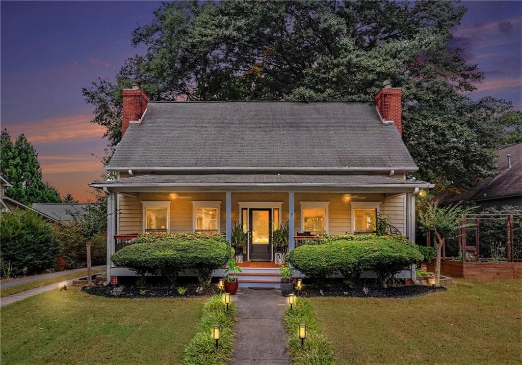 4 bedroom, 3 bathroom, 2,502 sq ft single family residence for sale at 5 Beauregard Court, Fayetteville, GA 30215 — photo 1 of 34