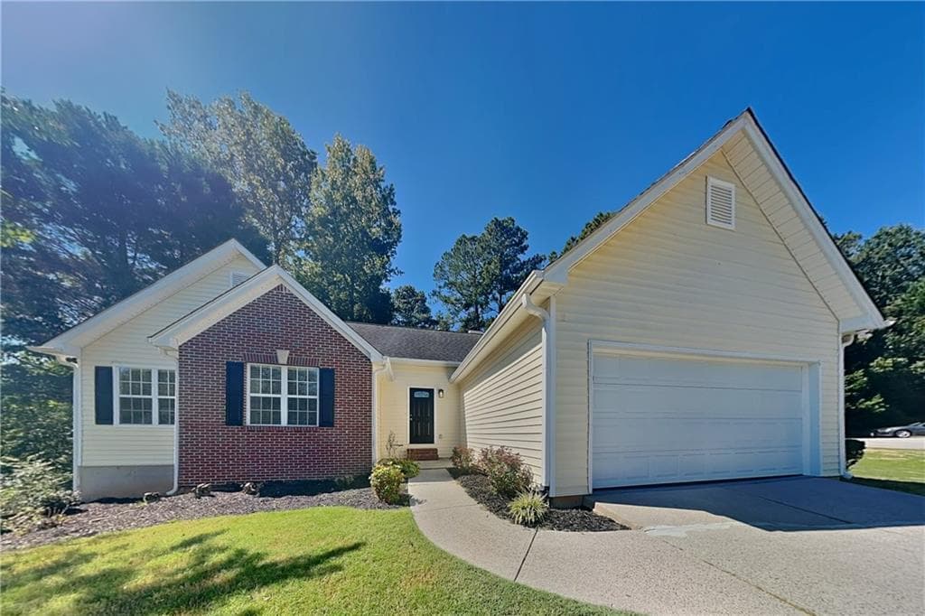 3 bedroom, 2 bathroom, 1,685 sq ft single family residence for rent at 365 Telford Drive, Sugar Hill, GA 30518 for $2,300 a month — photo 1 of 18