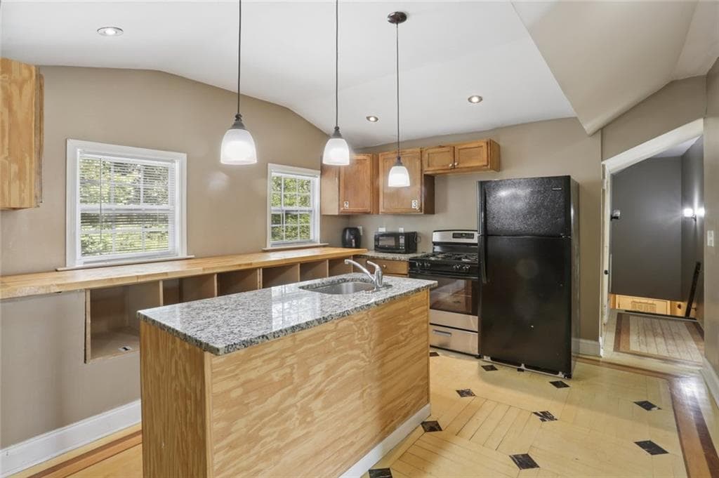 3 bedroom, 2 bathroom, 4,771 sq ft triplex for rent at 891 N Eugenia Place C, Atlanta, GA 30318 for $2,195 a month — photo 5