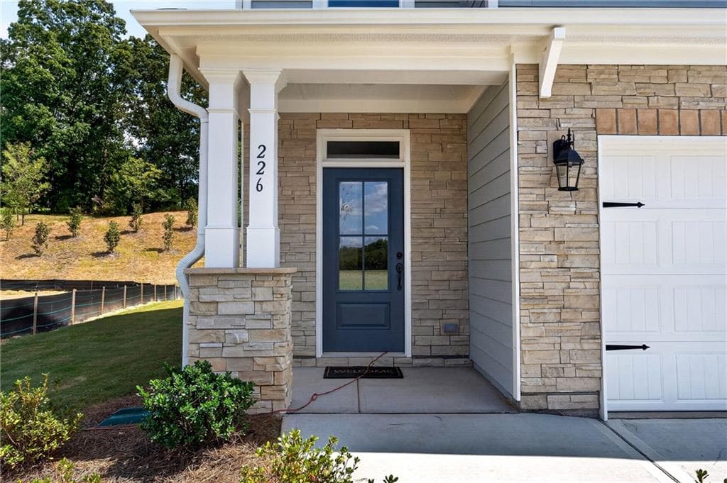 3 bedroom, 3 bathroom, 2,381 sq ft single family residence for sale at 226 Trace Bluff, Dawsonville, GA 30534 — photo 5