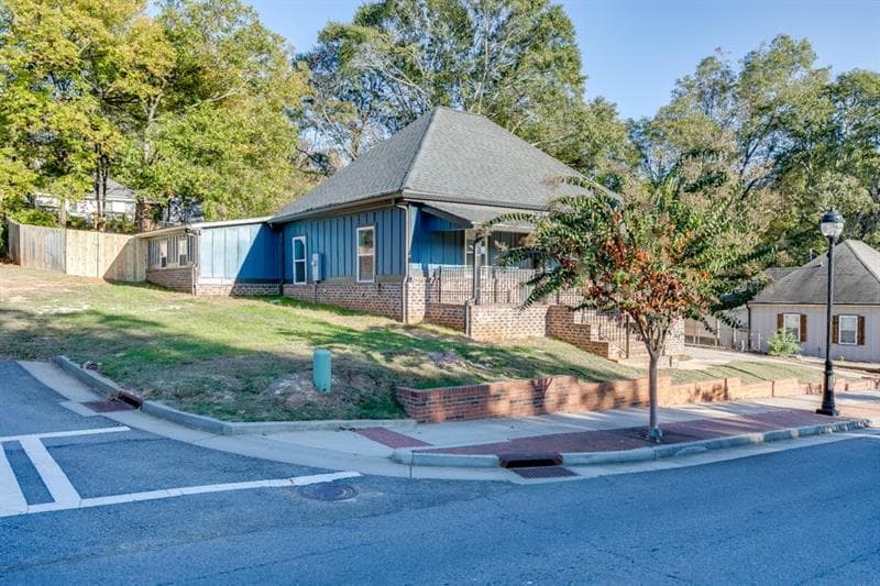 4 bedroom, 2 bathroom, 1,628 sq ft single family residence for rent at 4615 S Lee Street, Buford, GA 30518 for $2,700 a month — photo 3