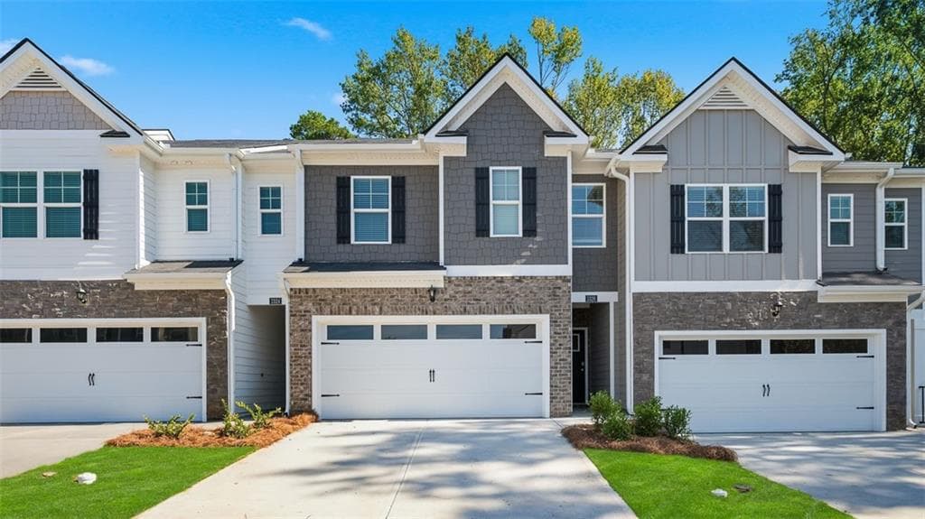 3 bedroom, 3 bathroom townhouse for sale at 1326 Aura Lane, Lawrenceville, GA 30045