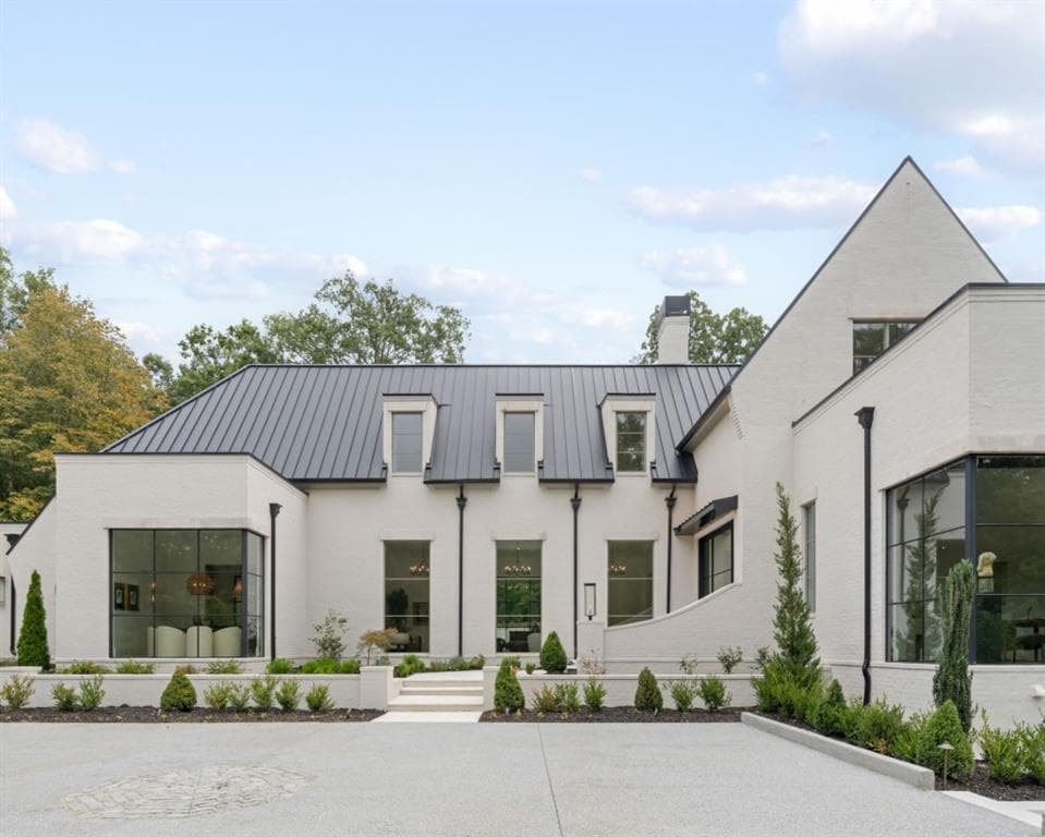 6 bedroom, 9 bathroom single family residence for sale at 4845 Jett Road, Atlanta, GA 30327 — photo 4