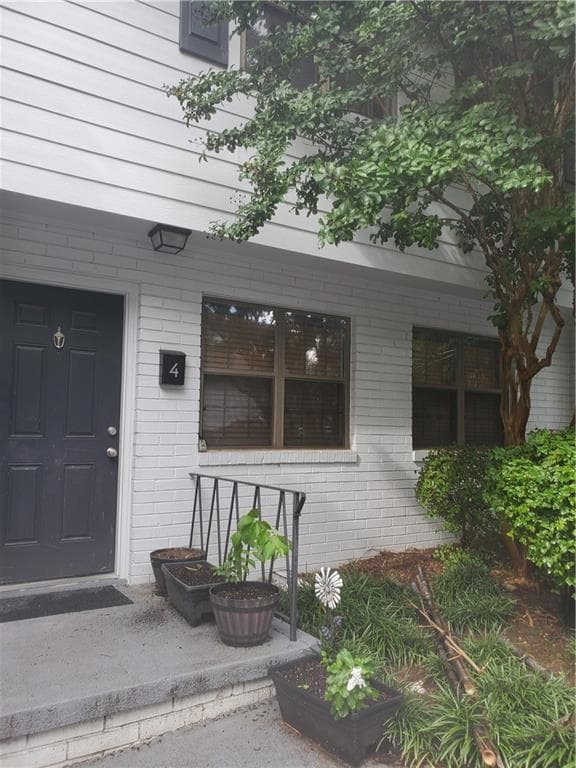 3 bedroom, 2 bathroom, 1,176 sq ft condominium for rent at 1689 Briarcliff Road 4, Atlanta, GA 30306 for $1,985 a month — photo 1 of 19