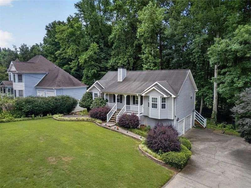 3 bedroom, 2 bathroom, 1,176 sq ft single family residence for sale at 72 Victorian Circle, Dallas, GA 30157 — photo 1 of 58