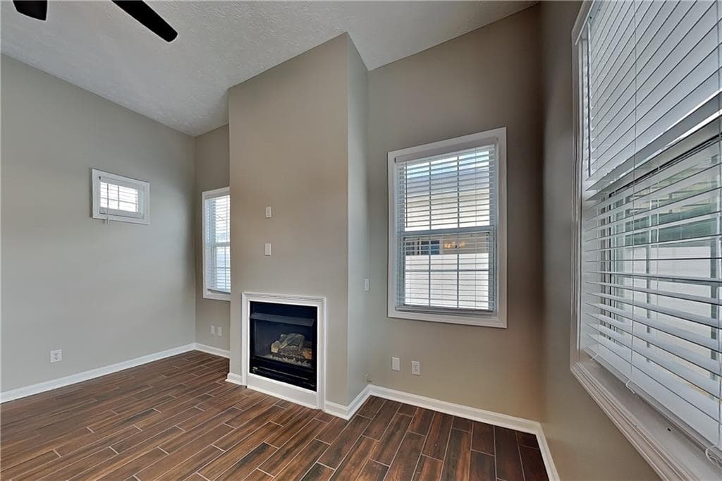 3 bedroom, 3 bathroom, 1,221 sq ft single family residence for rent at 709 Bedford Court, Woodstock, GA 30188 for $2,050 a month — photo 2