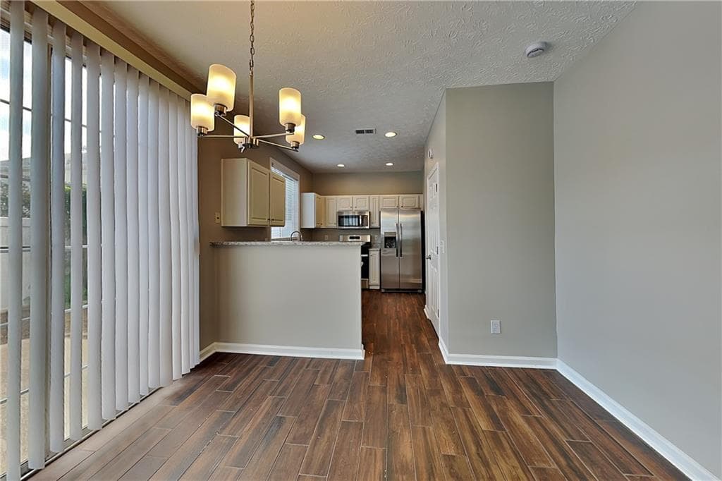 3 bedroom, 3 bathroom, 1,221 sq ft single family residence for rent at 709 Bedford Court, Woodstock, GA 30188 for $2,050 a month — photo 5