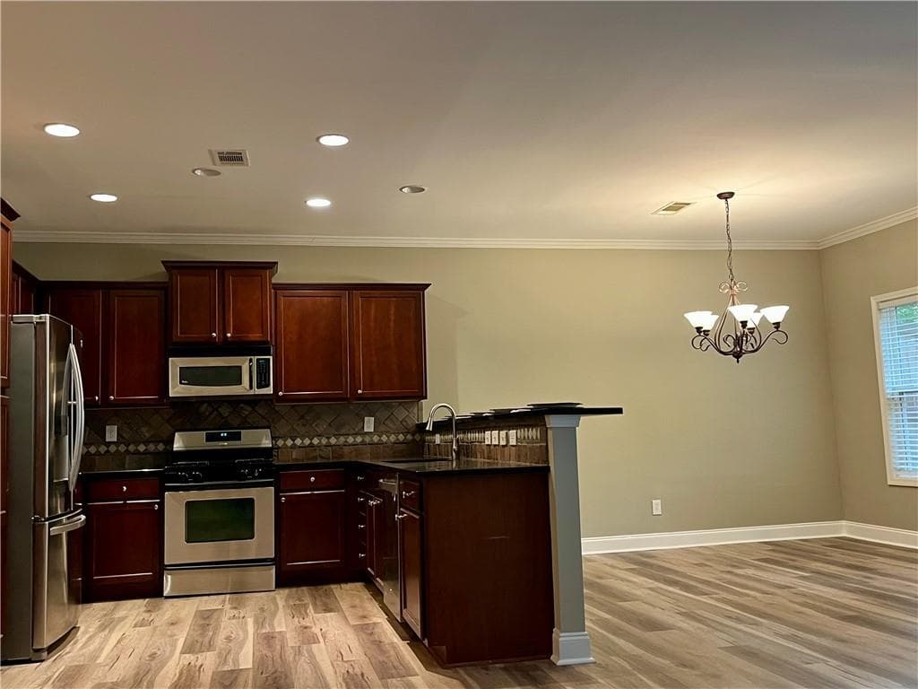 2 bedroom, 3 bathroom, 2,222 sq ft townhouse for rent at 300 Snowgoose Court, Alpharetta, GA 30022 for $2,900 a month — photo 5