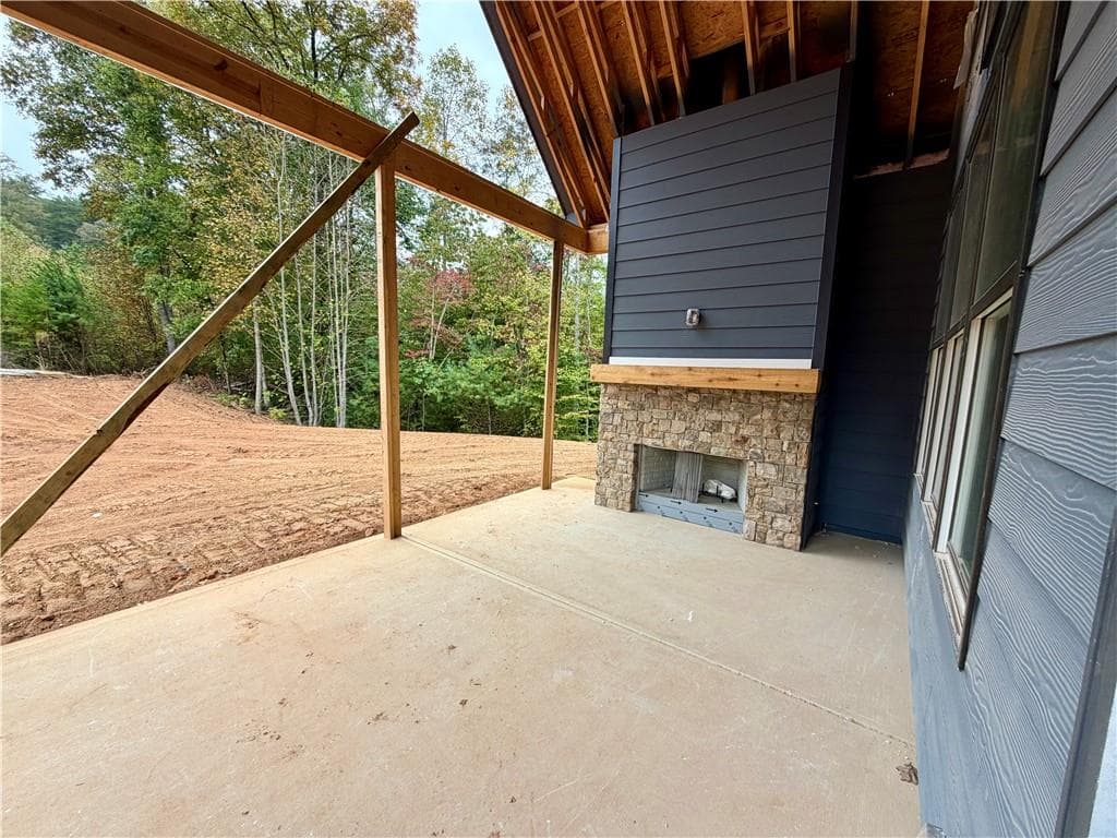 3 bedroom, 2 bathroom, 1,653 sq ft single family residence under contract at 3 Blue Mountain Road, Morganton, GA 30560 — photo 4