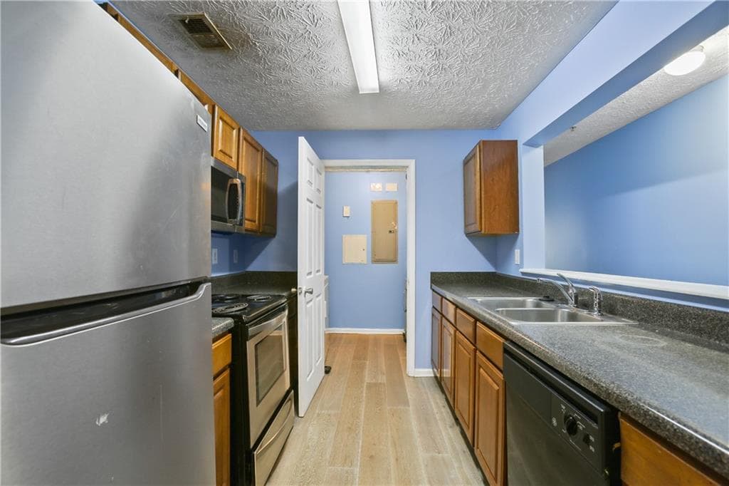3 bedroom, 2 bathroom, 1,292 sq ft condominium for rent at 12203 Fairington Ridge Cir, Lithonia, GA 30038 for $1,800 a month — photo 6