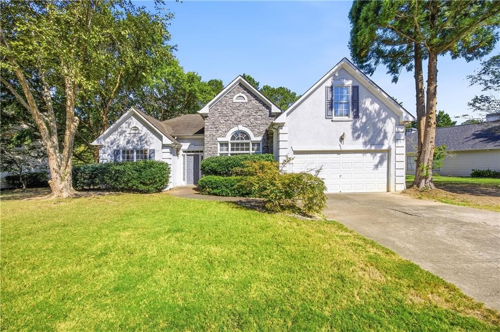 4 bedroom, 2 bathroom, 2,347 sq ft single family residence for sale at 4014 Villa Lake Road, Powder Springs, GA 30127 — photo 2