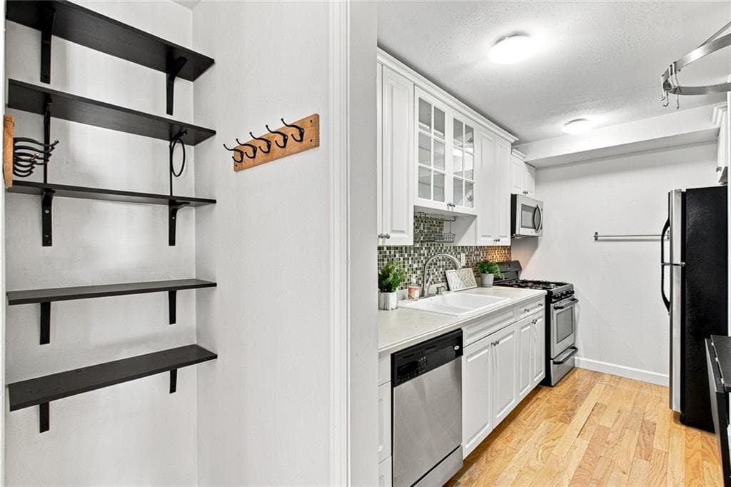 1 bedroom, 1 bathroom, 750 sq ft condominium for sale at 395 Pharr Road 208, Atlanta, GA 30305 — photo 10