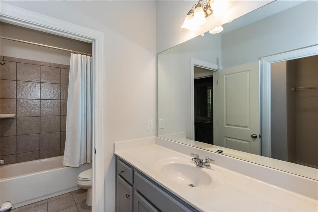 3 bedroom, 3 bathroom, 2,950 sq ft single family residence for sale at 3727 Wartrace Drive, Atlanta, GA 30331 — photo 10
