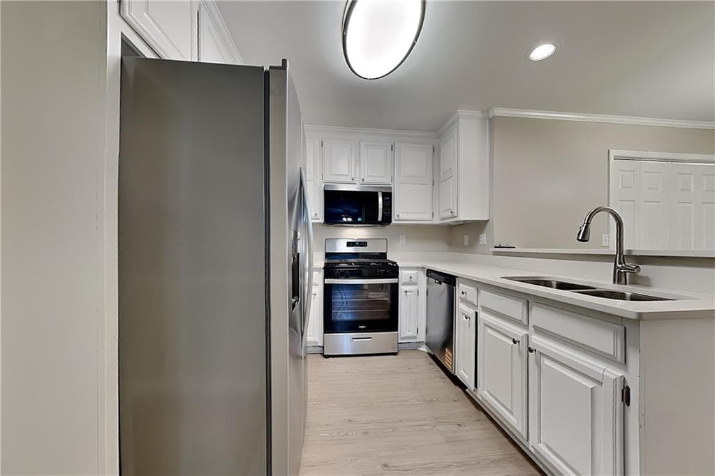 3 bedroom, 3 bathroom, 2,024 sq ft single family residence for rent at 3480 Eastpines Way, Snellville, GA 30039 for $2,250 a month — photo 6