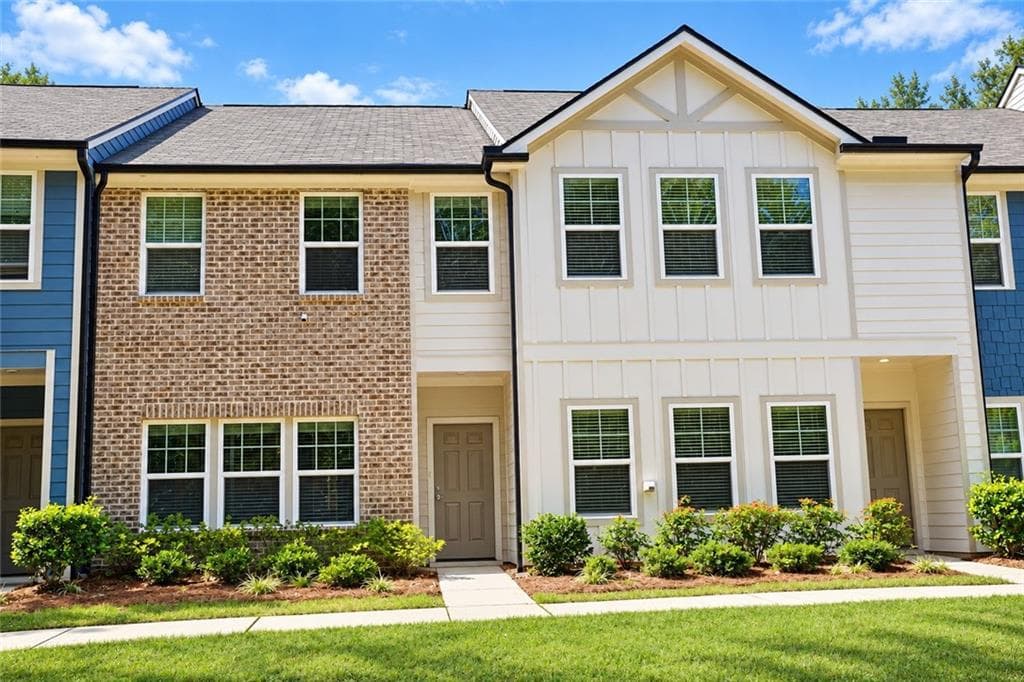 3 bedroom, 3 bathroom, 1,582 sq ft townhouse for rent at 4402 Ryan Street, Douglasville, GA 30135 for $2,200 a month