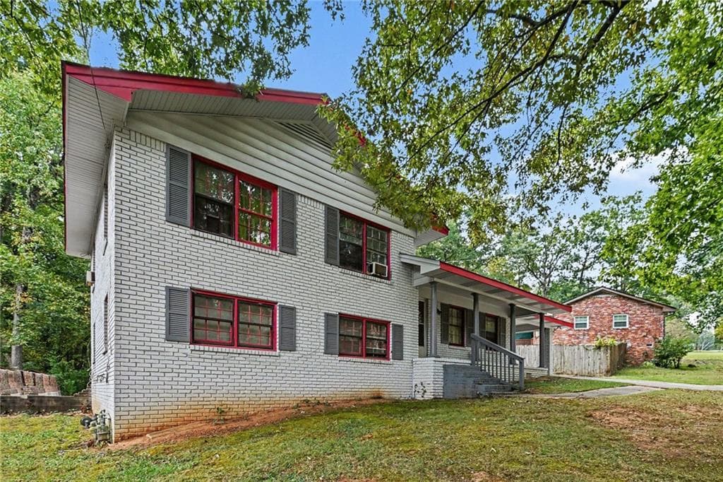 4 bedroom, 3 bathroom, 1,728 sq ft single family residence for sale at 3634 Telstar Drive, Ellenwood, GA 30294 — photo 3