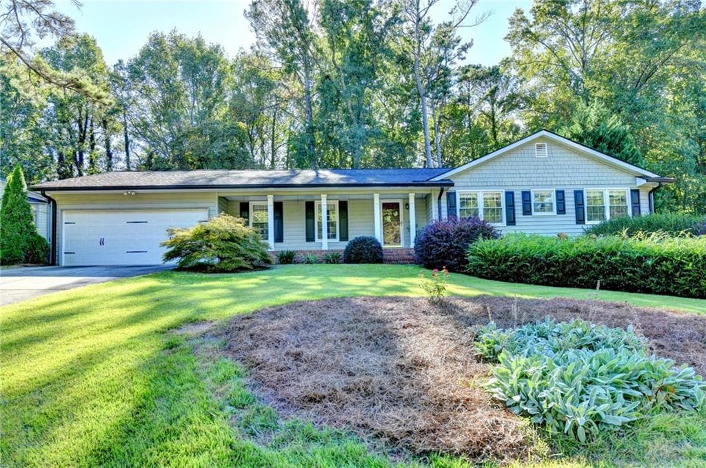 3 bedroom, 3 bathroom, 1,846 sq ft single family residence under contract at 673 Steeple Chase Drive, Lawrenceville, GA 30044 — photo 2