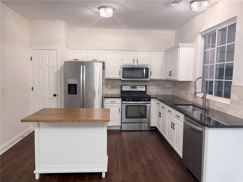 2 bedroom, 3 bathroom, 1,478 sq ft single family residence for sale at 205 Nacoochee Way, Canton, GA 30114 — photo 2