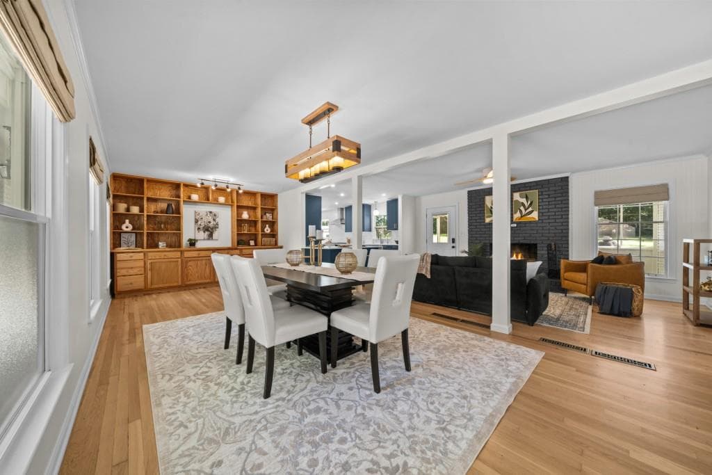 4 bedroom, 3 bathroom, 2,040 sq ft single family residence for sale at 1415 Driftwood Court, Roswell, GA 30075 — photo 3