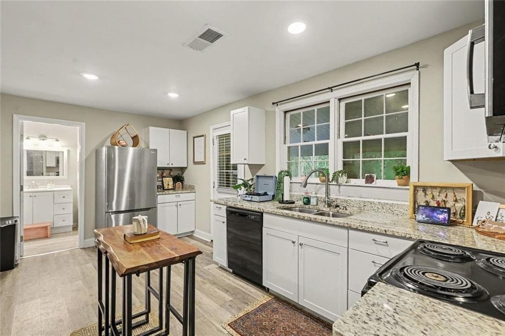2 bedroom, 2 bathroom, 1,060 sq ft single family residence for sale at 118 McElroy Street, Bowdon, GA 30108 — photo 2