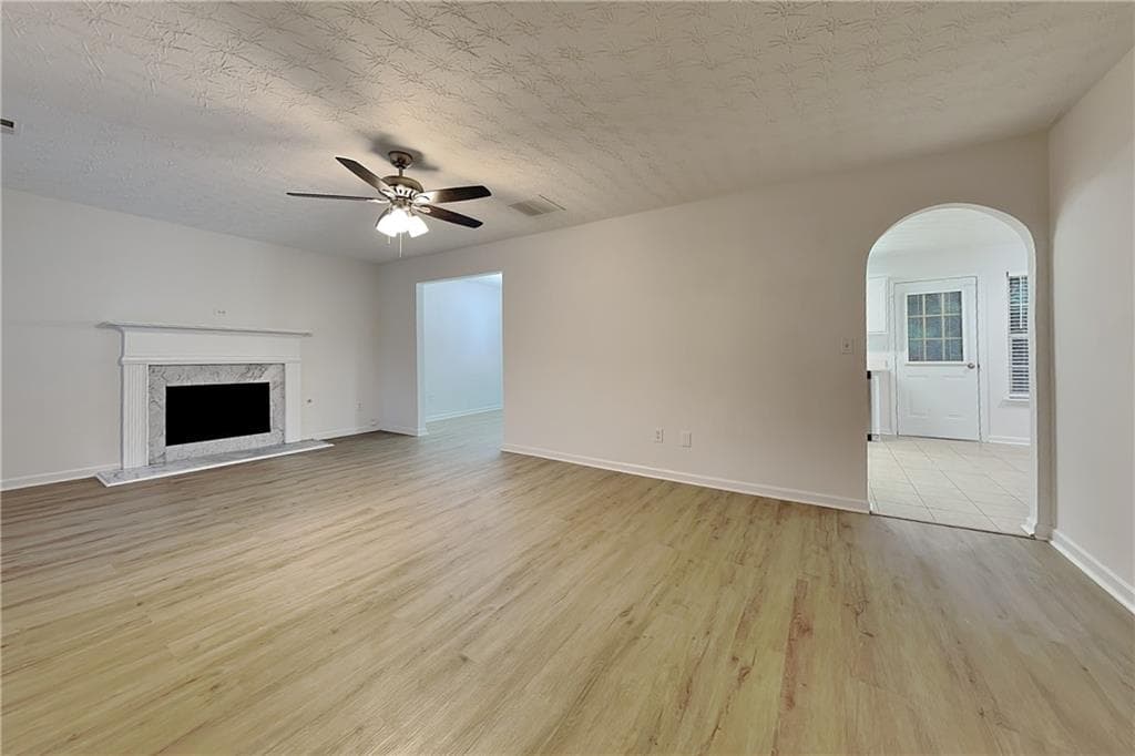 4 bedroom, 3 bathroom, 1,510 sq ft single family residence for rent at 165 Towler Shoals Drive, Loganville, GA 30052 for $2,025 a month — photo 2