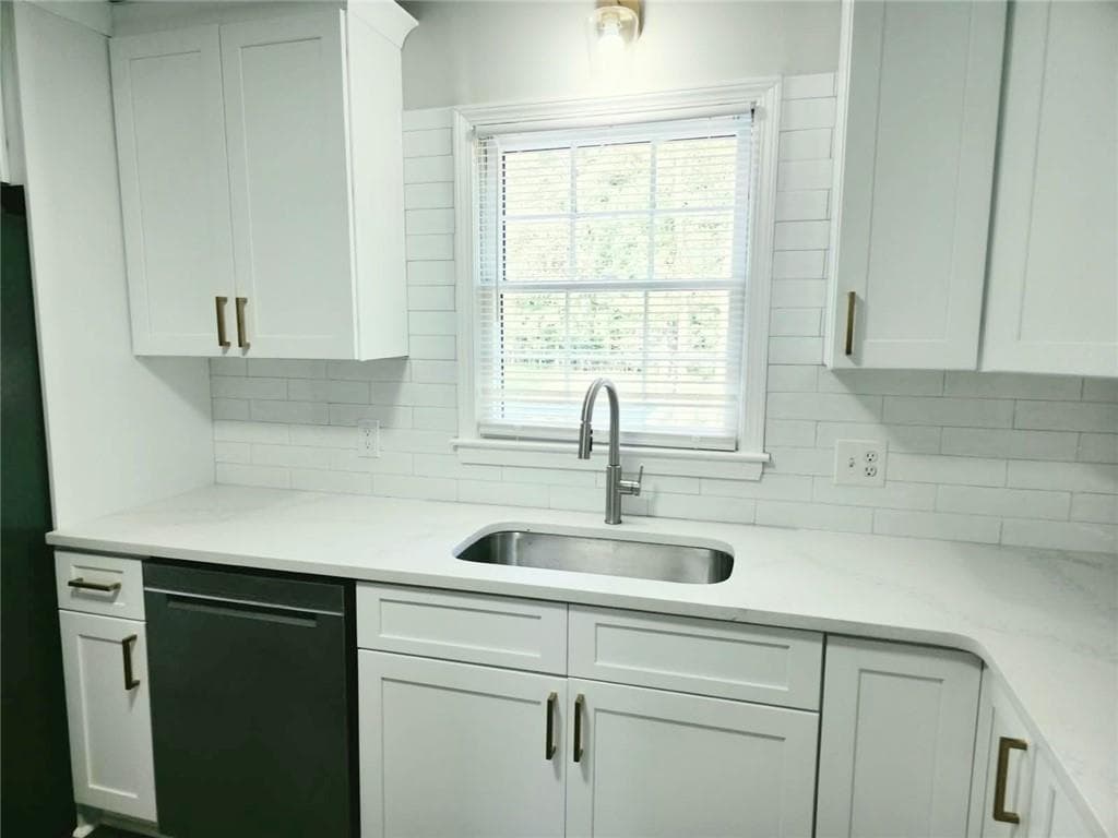 4 bedroom, 3 bathroom, 2,116 sq ft single family residence for rent at 850 Springtime Drive, Lawrenceville, GA 30043 for $2,500 a month — photo 9