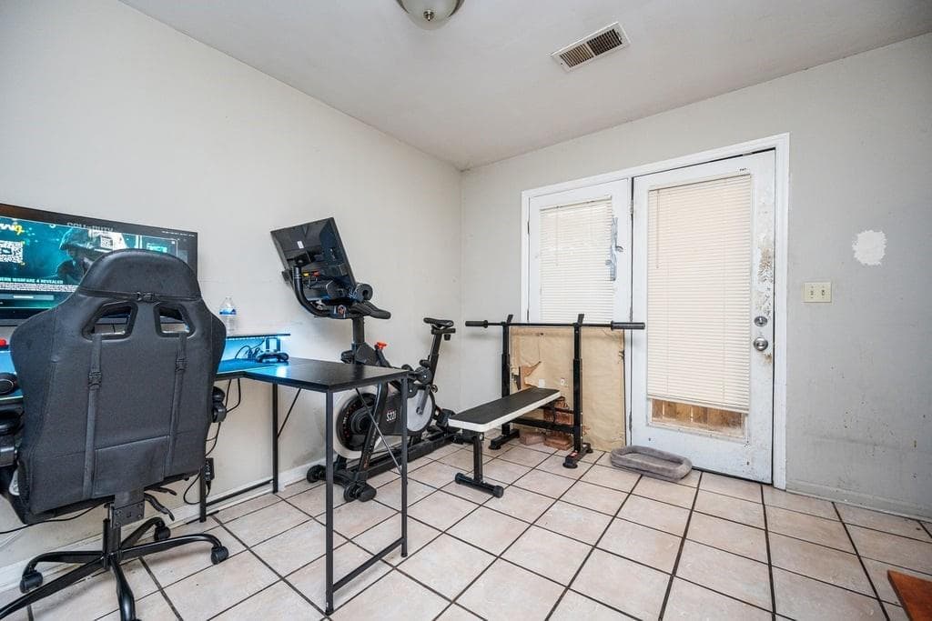 2 bedroom, 3 bathroom, 1,240 sq ft townhouse for sale at 197 High Creek Drive, Roswell, GA 30076 — photo 3
