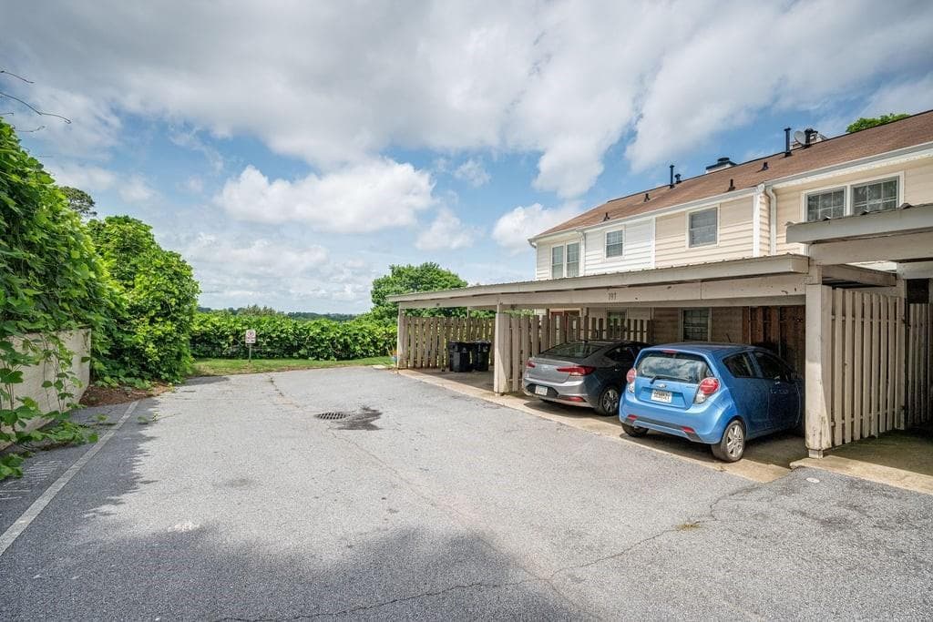 2 bedroom, 3 bathroom, 1,240 sq ft townhouse for sale at 197 High Creek Drive, Roswell, GA 30076 — photo 10