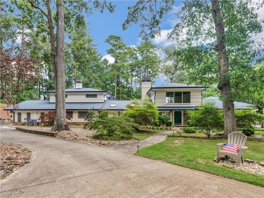4 bedroom, 4 bathroom, 7,386 sq ft single family residence for sale at 2440 Emerald Drive, Jonesboro, GA 30236 — photo 2
