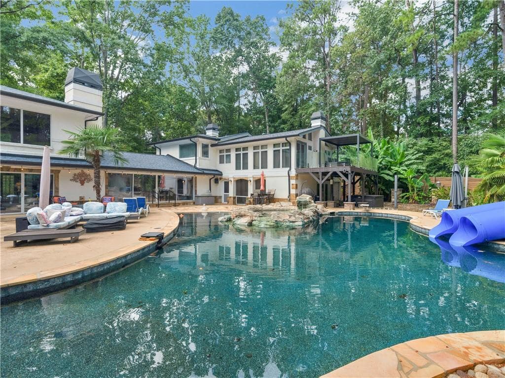 4 bedroom, 4 bathroom, 7,386 sq ft single family residence for sale at 2440 Emerald Drive, Jonesboro, GA 30236 — photo 4