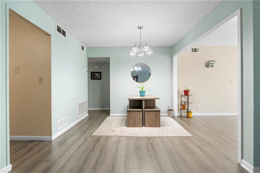 2 bedroom, 2 bathroom, 1,182 sq ft condominium for sale at 5077 Woodridge Way, Tucker, GA 30084 — photo 9