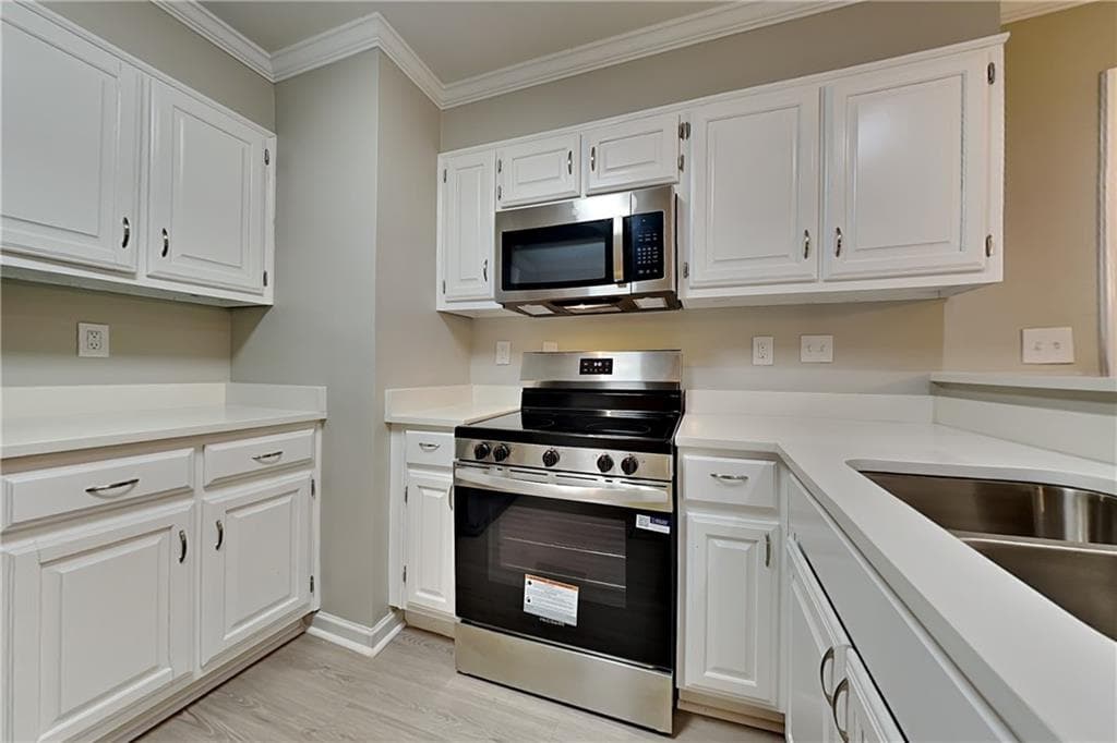 4 bedroom, 3 bathroom, 2,452 sq ft single family residence for rent at 3620 Erdly Lane, Snellville, GA 30039 for $2,200 a month — photo 6