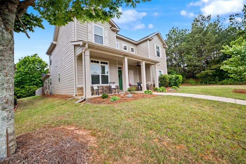 4 bedroom, 3 bathroom, 2,602 sq ft single family residence for sale at 38 Remington Way, Newnan, GA 30263 — photo 4