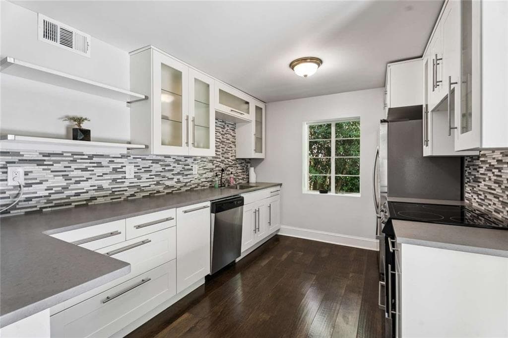 4 bedroom, 4 bathroom, 4,100 sq ft single family residence for rent at 1691 Friar Tuck Road, Atlanta, GA 30309 for $8,700 a month — photo 9