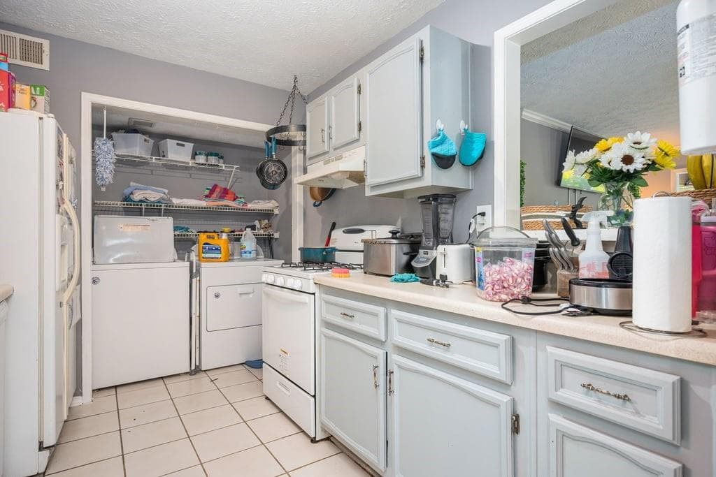 2 bedroom, 2 bathroom, 1,102 sq ft condominium for sale at 1603 Vicksburg Place, Sandy Springs, GA 30350 — photo 7