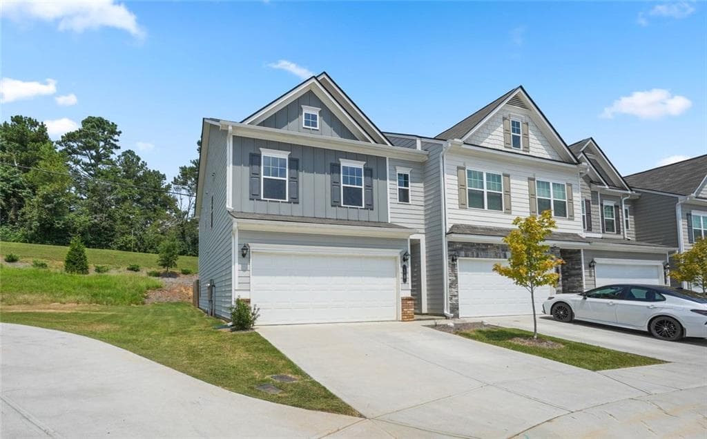 3 bedroom, 2 bathroom, 2,208 sq ft townhouse for sale at 10 Kane Drive, Jasper, GA 30143 — photo 2