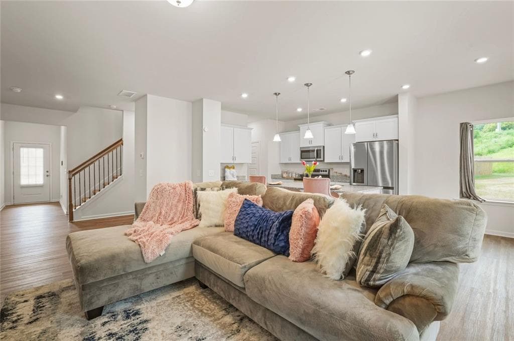 3 bedroom, 2 bathroom, 2,208 sq ft townhouse for sale at 10 Kane Drive, Jasper, GA 30143 — photo 7
