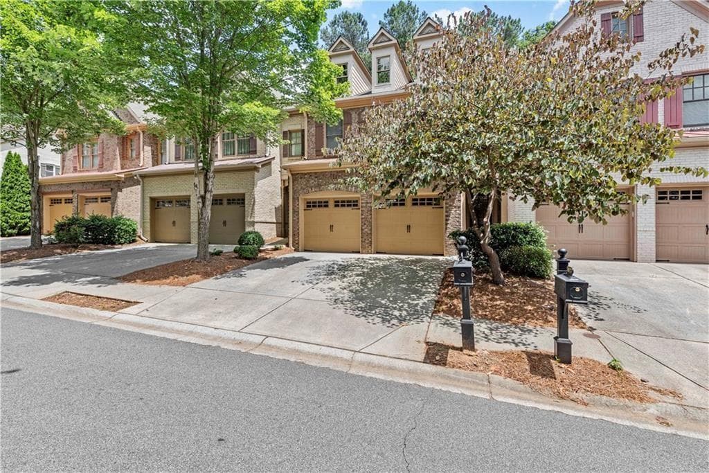 3 bedroom, 3 bathroom, 1,972 sq ft townhouse for rent at 1673 Caswell Parkway, Marietta, GA 30060 for $2,750 a month — photo 5